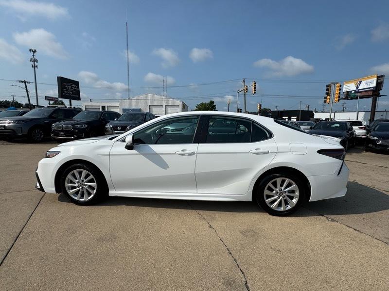 Toyota Camry SE 2024