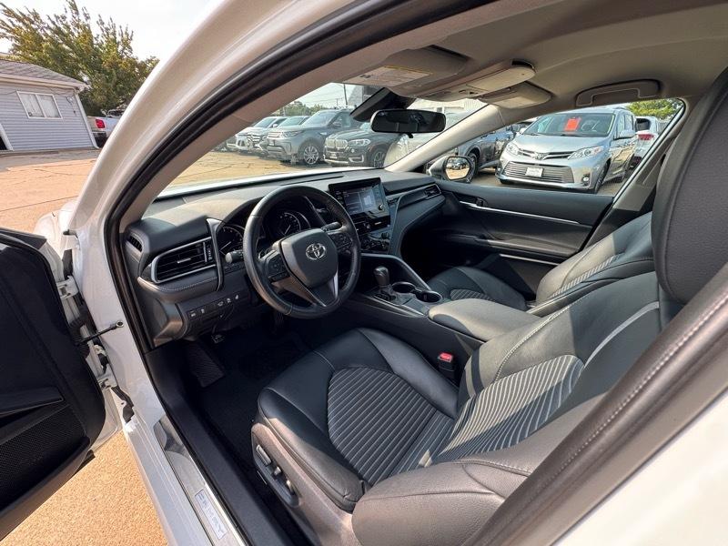Toyota Camry SE 2024