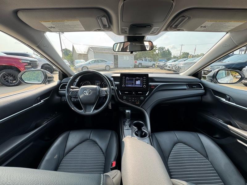 Toyota Camry SE 2024