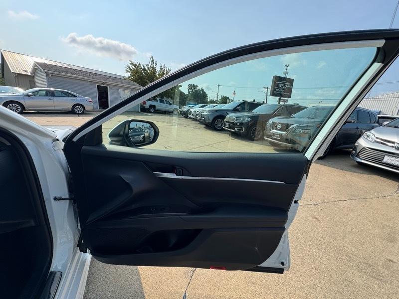 Toyota Camry SE 2024