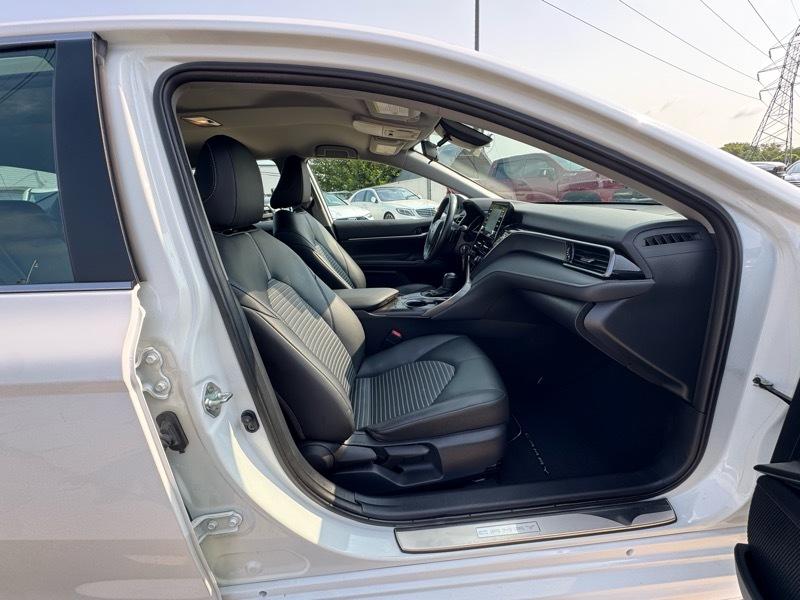 Toyota Camry SE 2024