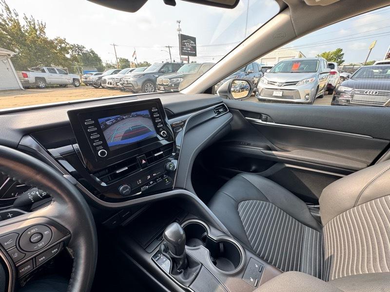 Toyota Camry SE 2024