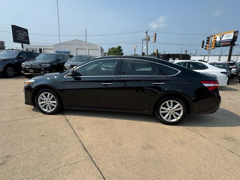 Toyota Avalon 4dr Sdn XLE (Natl) 2013
