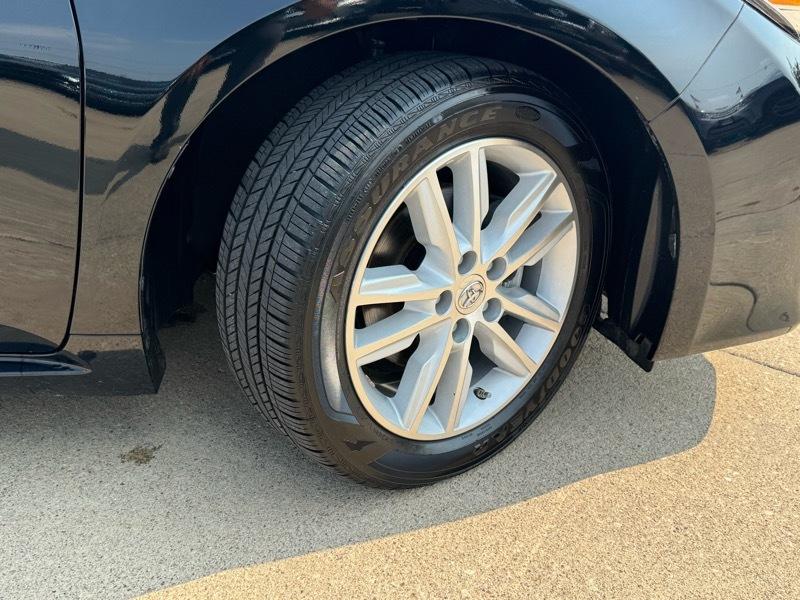 Toyota Avalon 4dr Sdn XLE (Natl) 2013