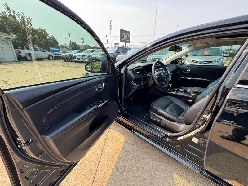 Toyota Avalon 4dr Sdn XLE (Natl) 2013