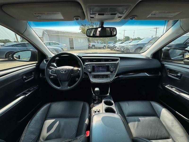 Toyota Avalon 4dr Sdn XLE (Natl) 2013