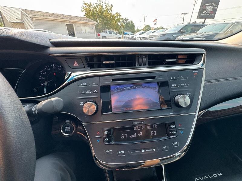 Toyota Avalon 4dr Sdn XLE (Natl) 2013