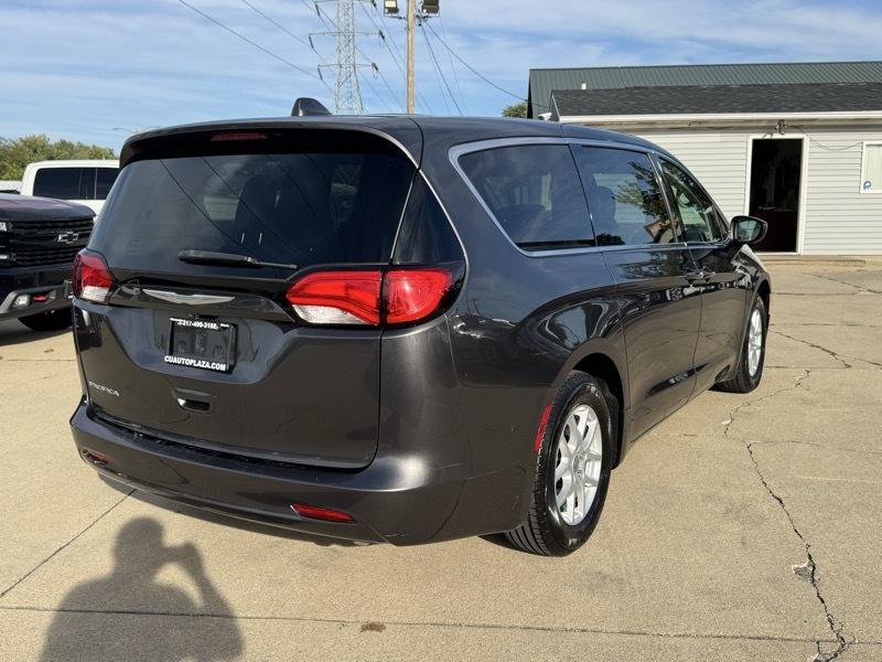 Chrysler Pacifica Touring 2017