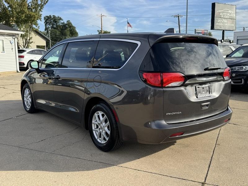 Chrysler Pacifica Touring 2017