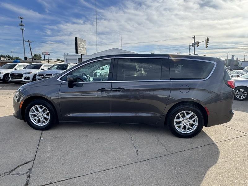 Chrysler Pacifica Touring 2017