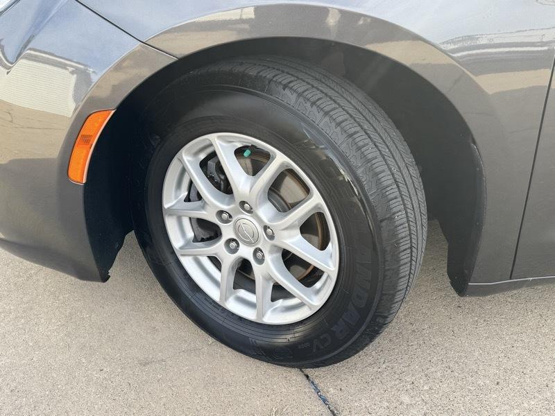 Chrysler Pacifica Touring 2017