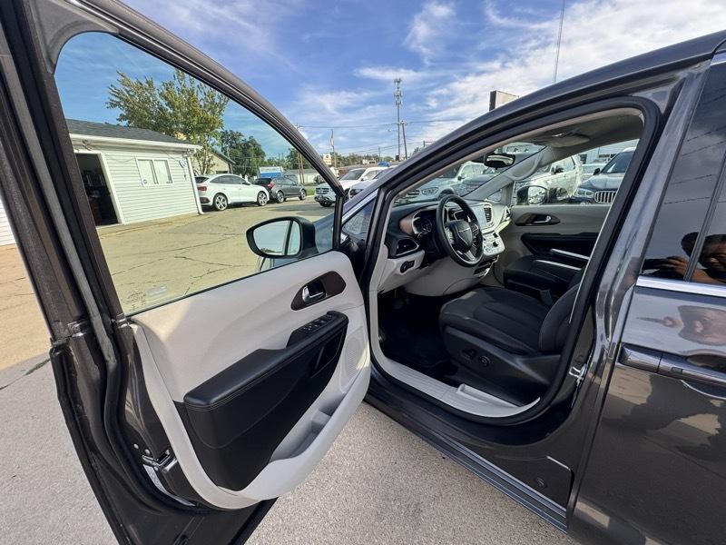 Chrysler Pacifica Touring 2017