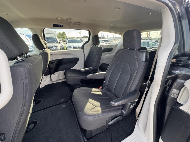 Chrysler Pacifica Touring 2017
