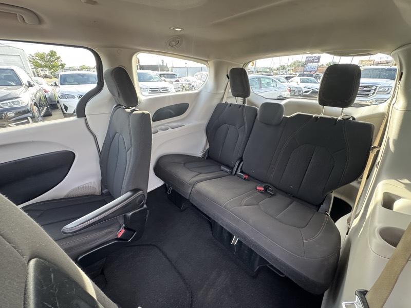Chrysler Pacifica Touring 2017
