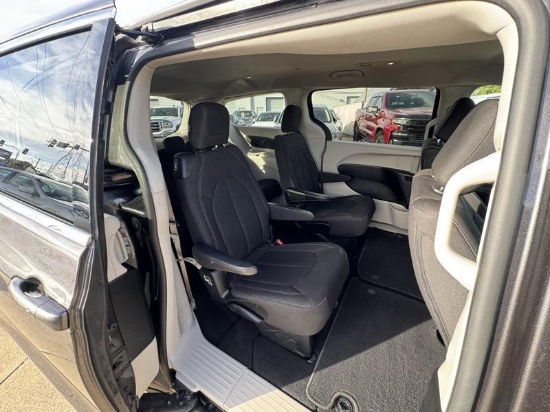 Chrysler Pacifica Touring 2017