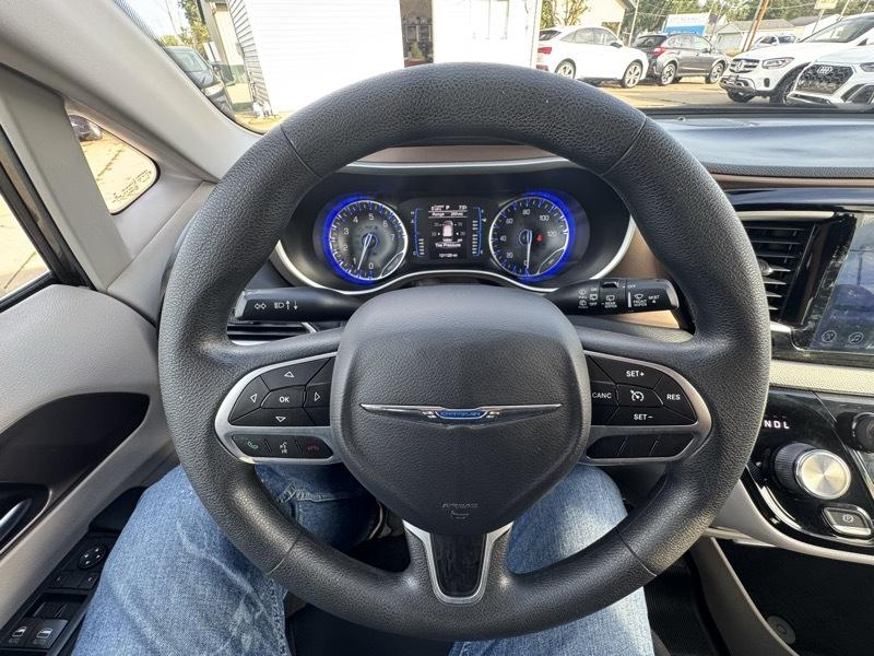 Chrysler Pacifica Touring 2017