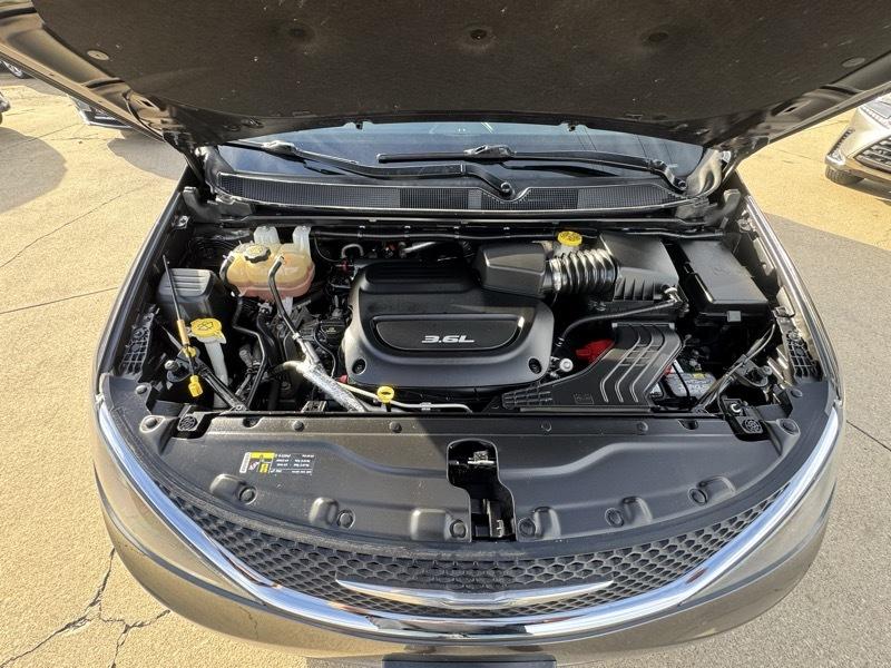 Chrysler Pacifica Touring 2017