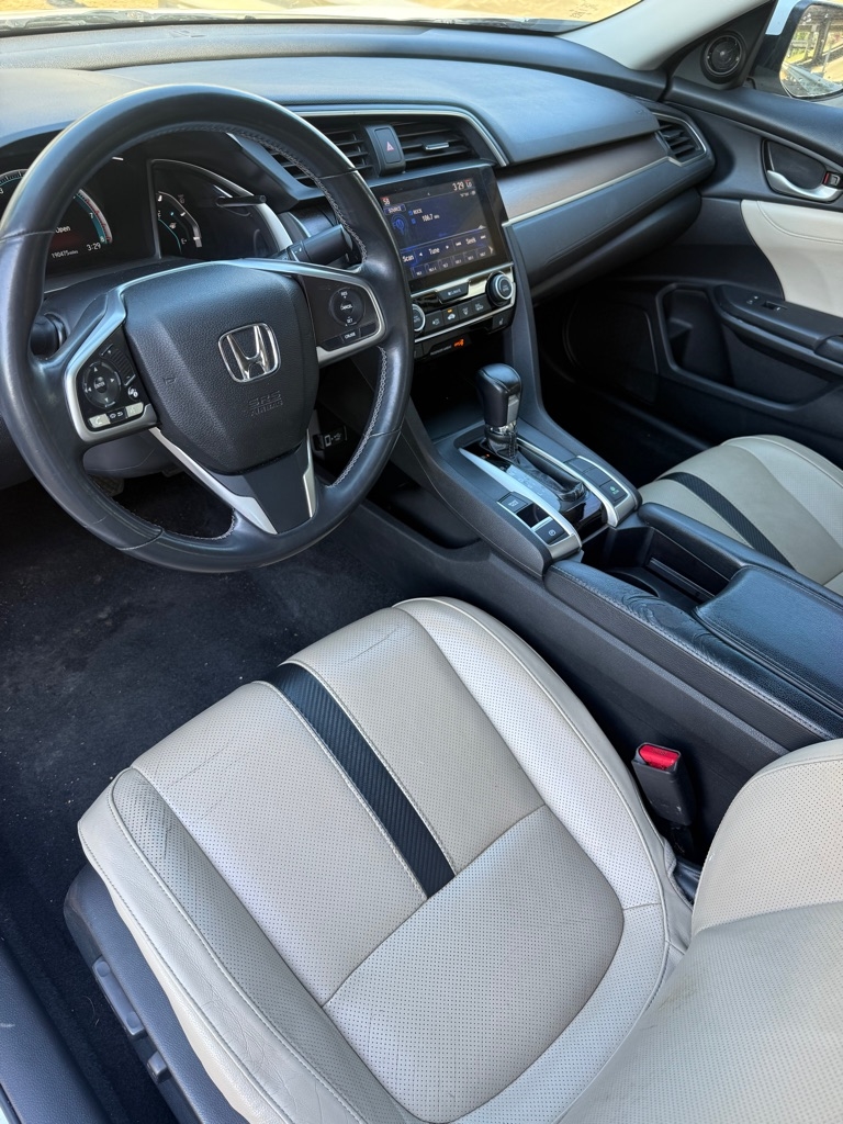 2018 Honda Civic EX-L photo 4