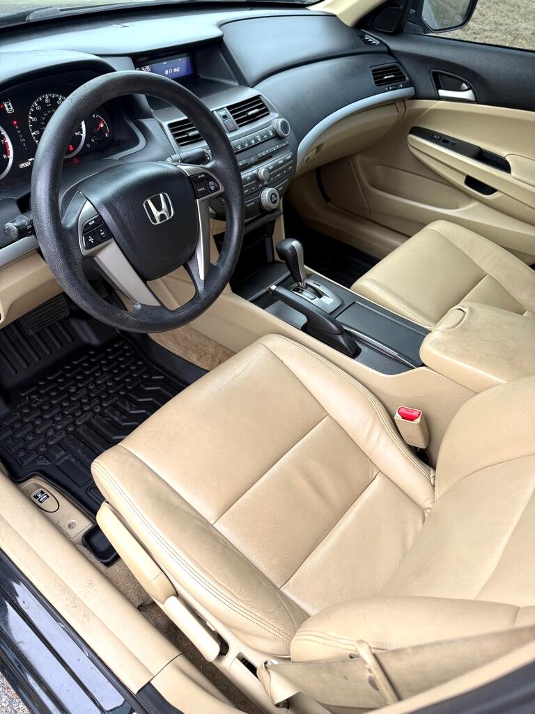 Honda Accord LX sedan AT 2012