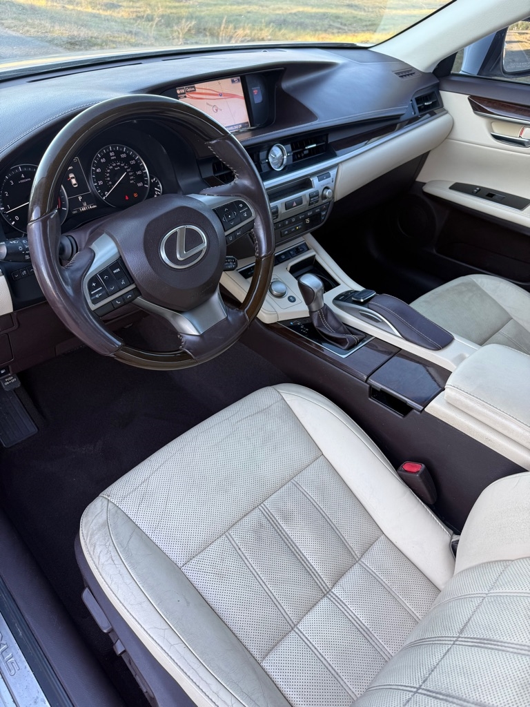 Lexus ES 350 Sedan 2016