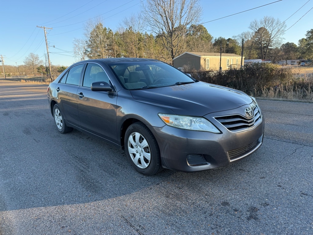 Toyota Camry Base 6-Spd AT 2011