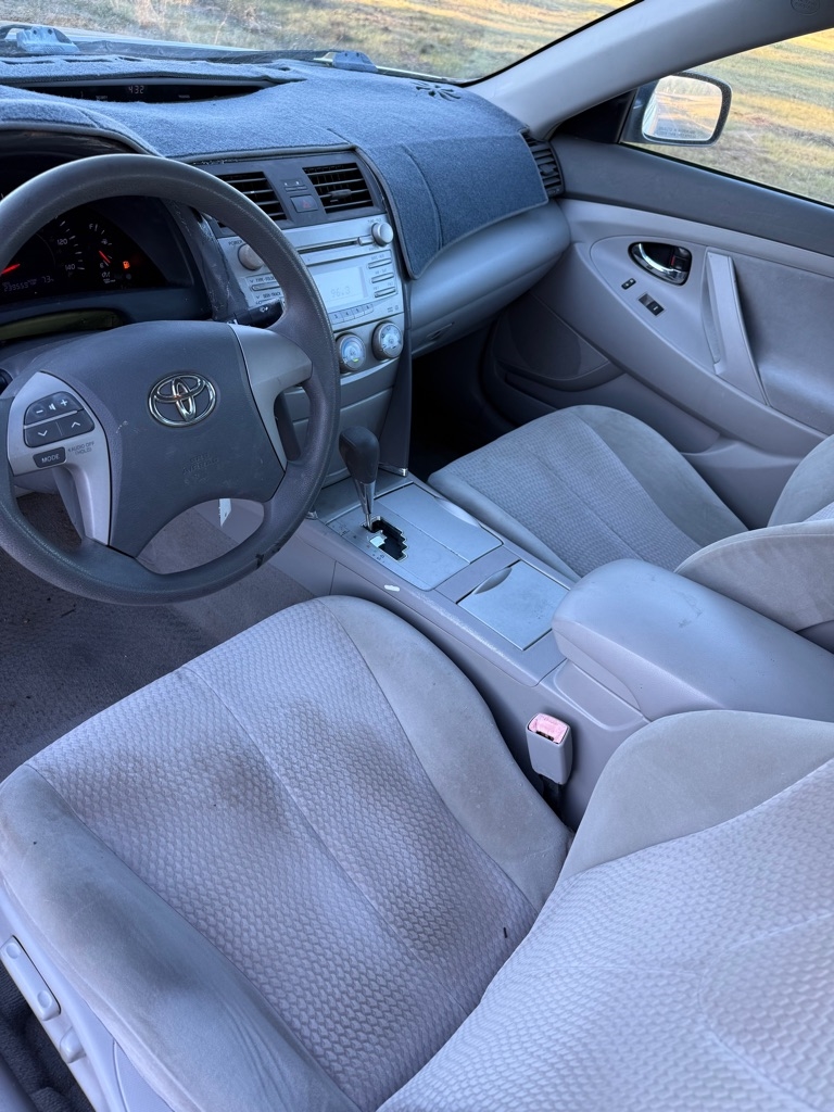 Toyota Camry Base 6-Spd AT 2011