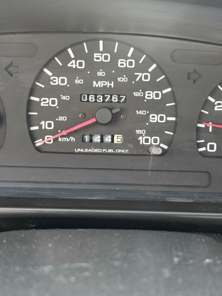 Nissan Pickup XE King Cab 2WD 1994