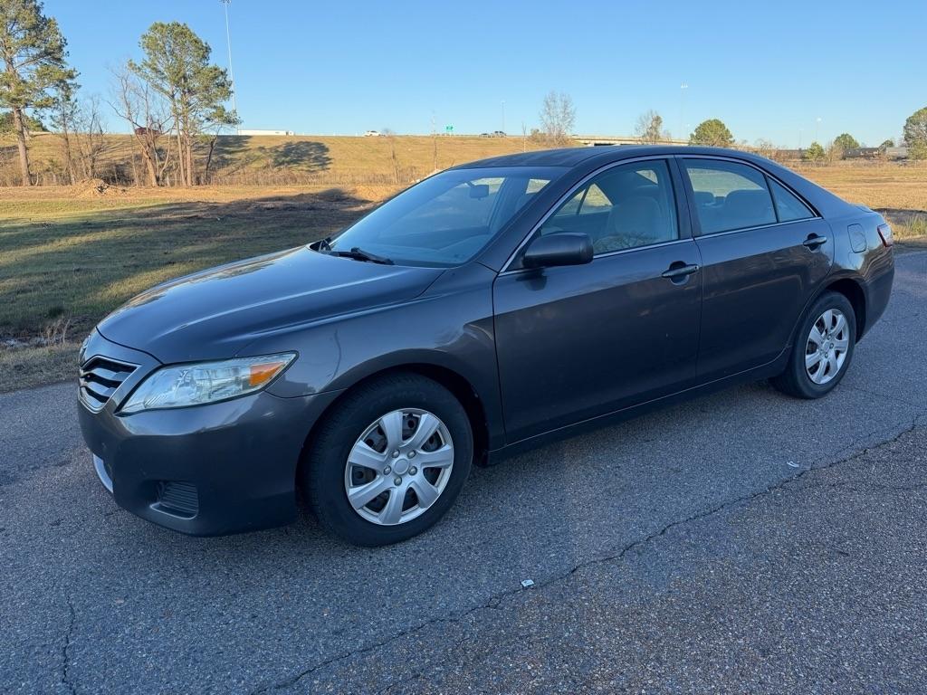Toyota Camry Base 6-Spd AT 2011
