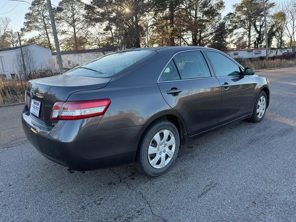 Toyota Camry Base 6-Spd AT 2011