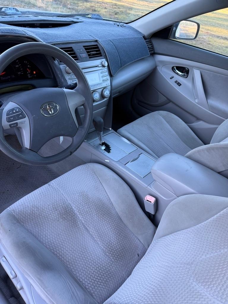 Toyota Camry Base 6-Spd AT 2011