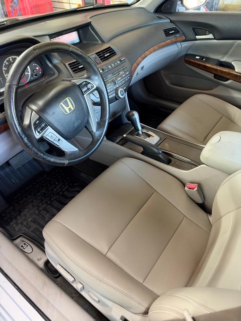 Honda Accord EX-L V6 Sedan AT 2012