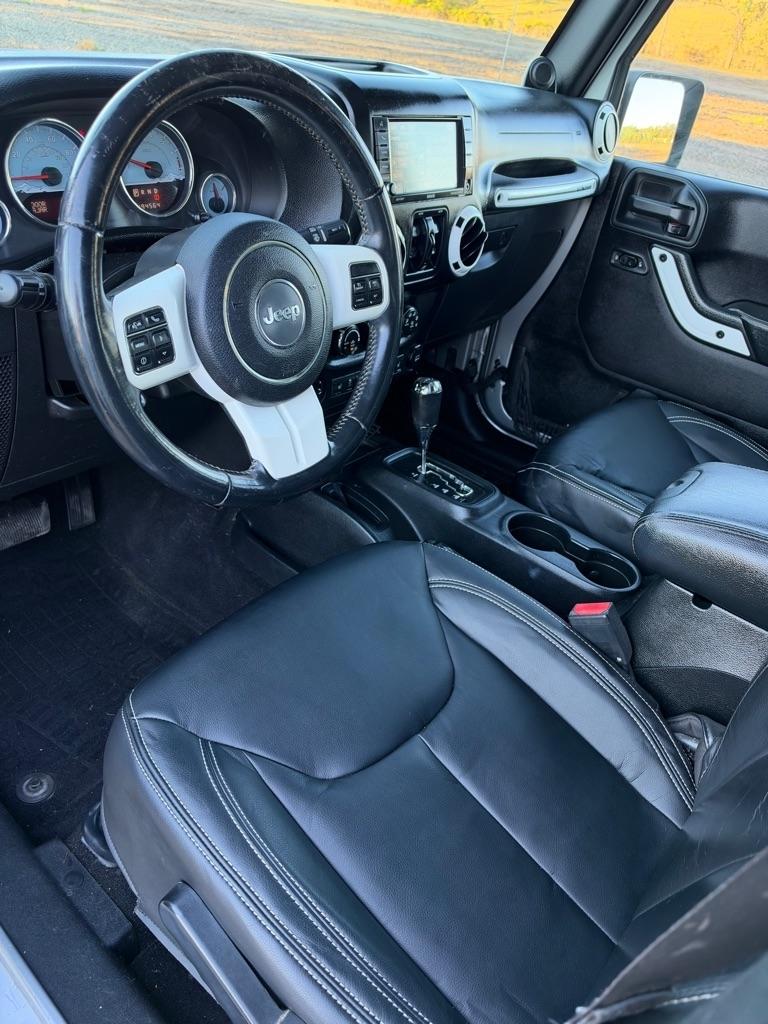 Jeep Wrangler Unlimited Sahara 4WD 2014