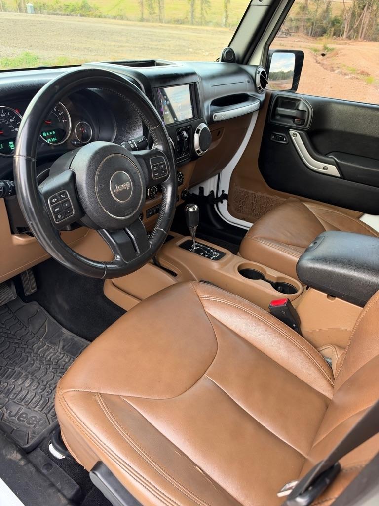 Jeep Wrangler Unlimited Sahara 4WD 2013