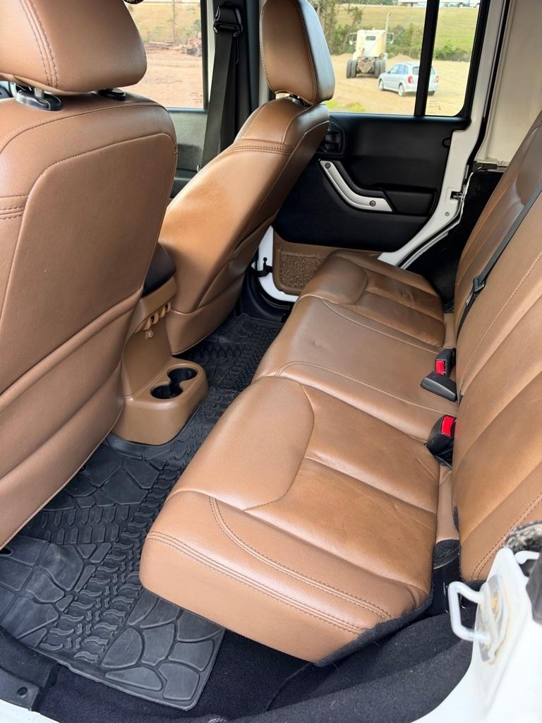 Jeep Wrangler Unlimited Sahara 4WD 2013
