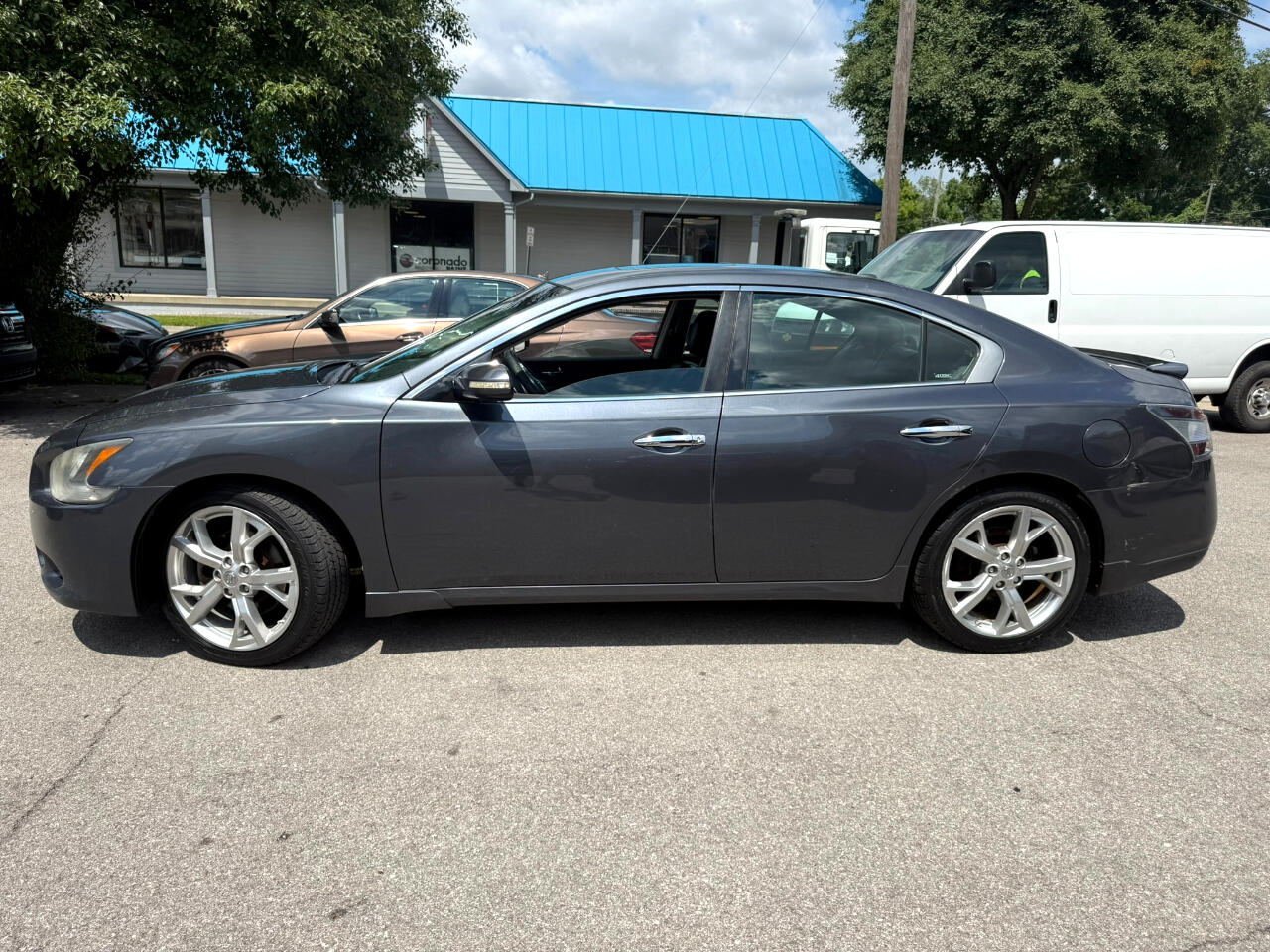 Nissan Maxima S 2012