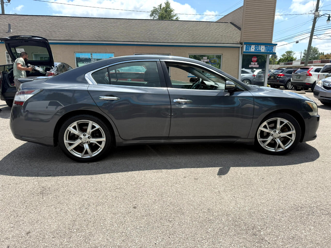 Nissan Maxima S 2012