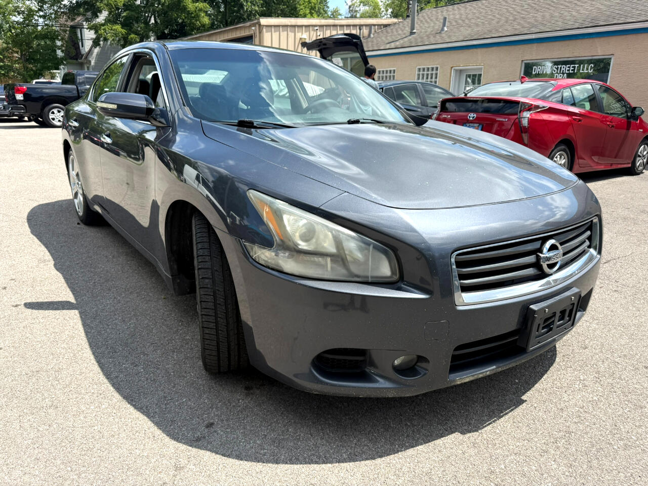 Nissan Maxima S 2012