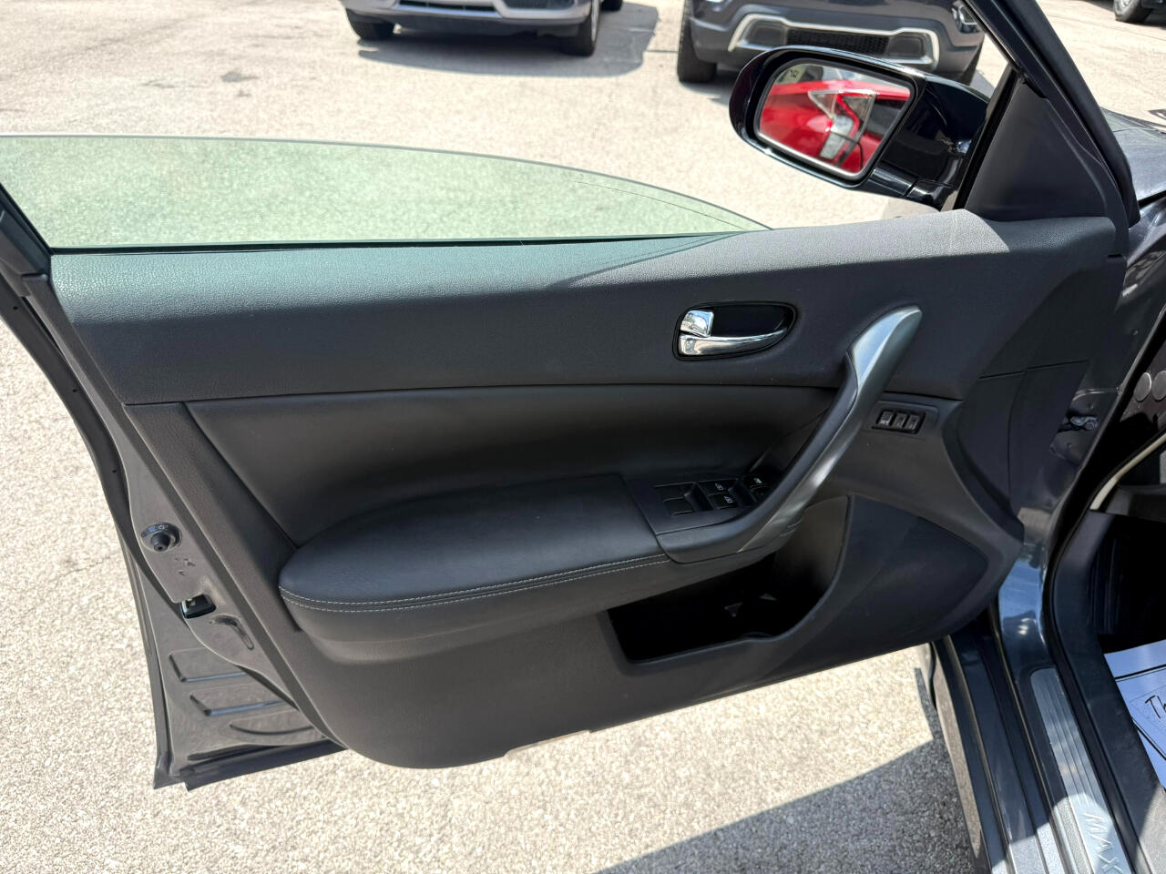 Nissan Maxima S 2012