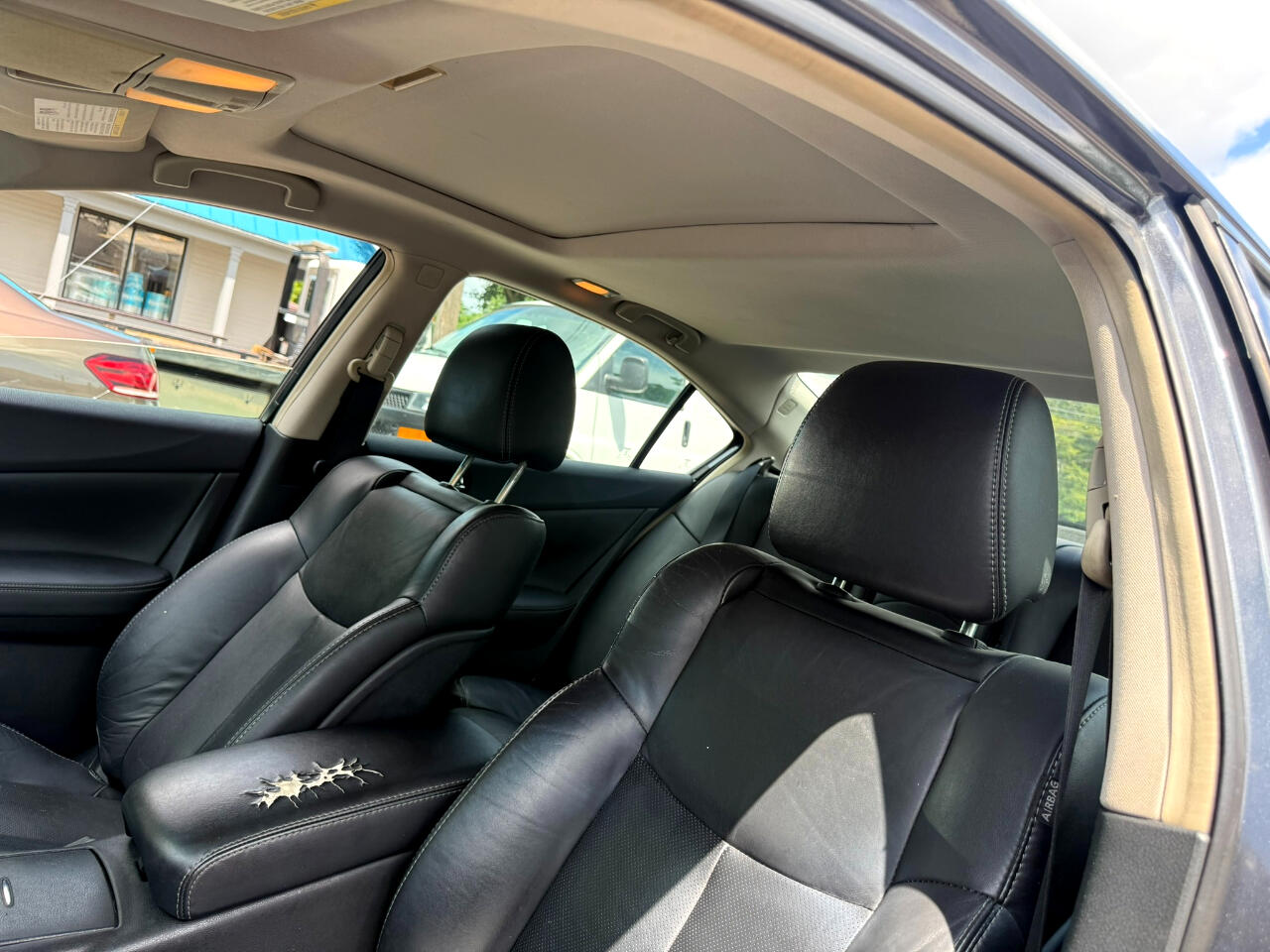 Nissan Maxima S 2012