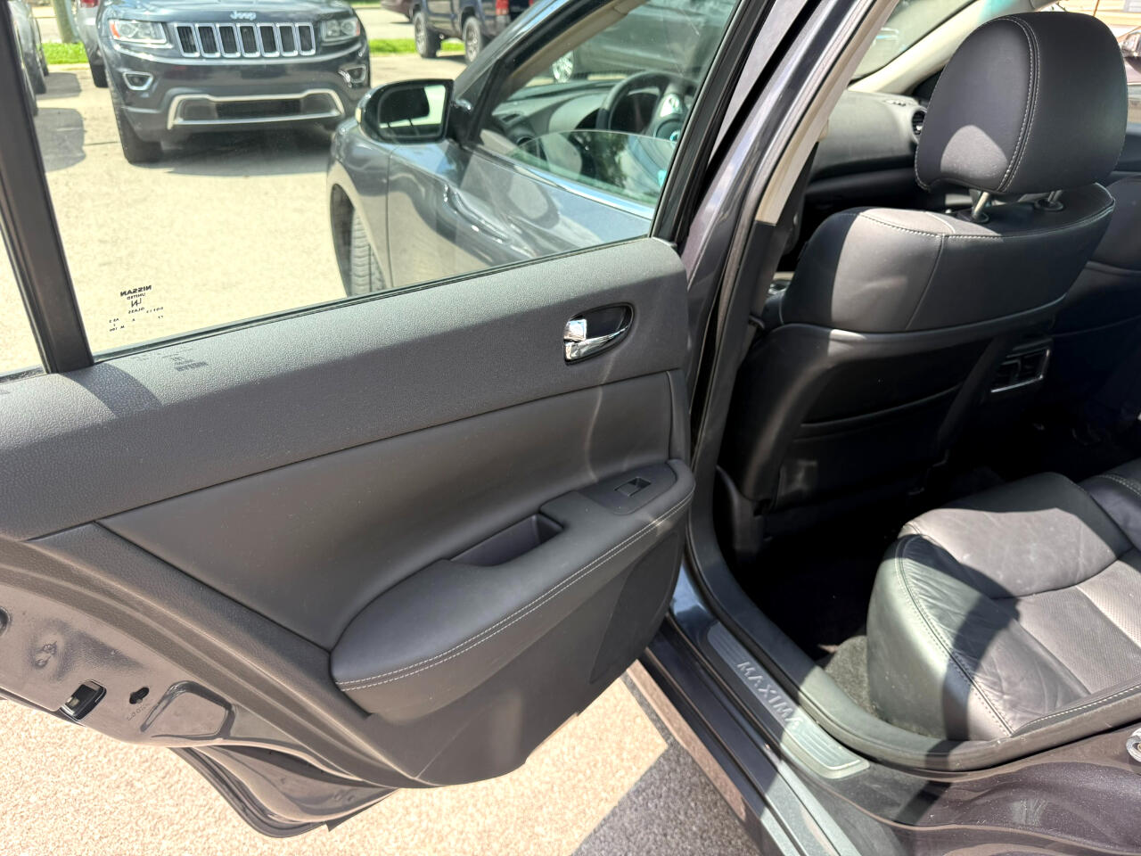 Nissan Maxima S 2012