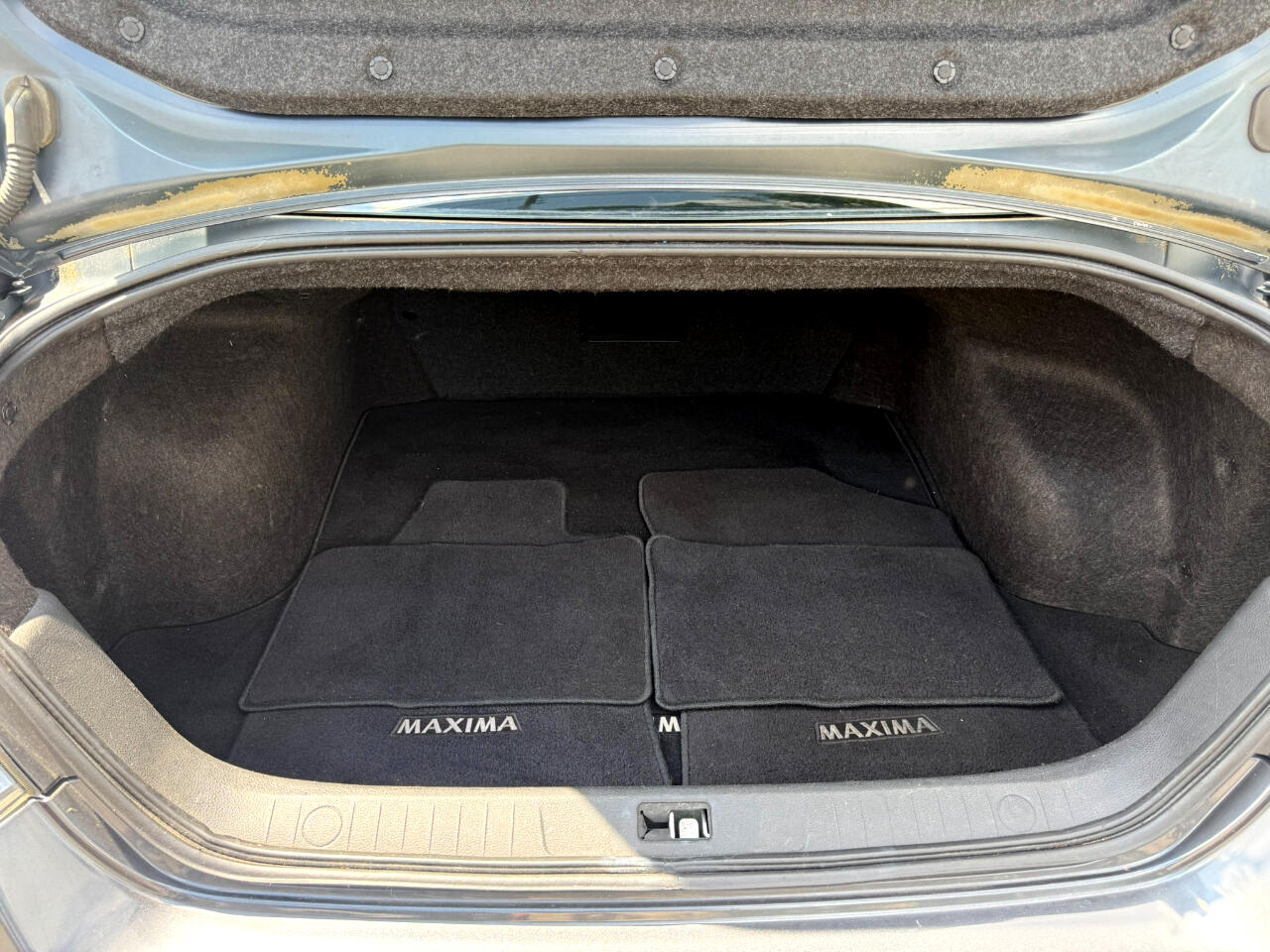 Nissan Maxima S 2012