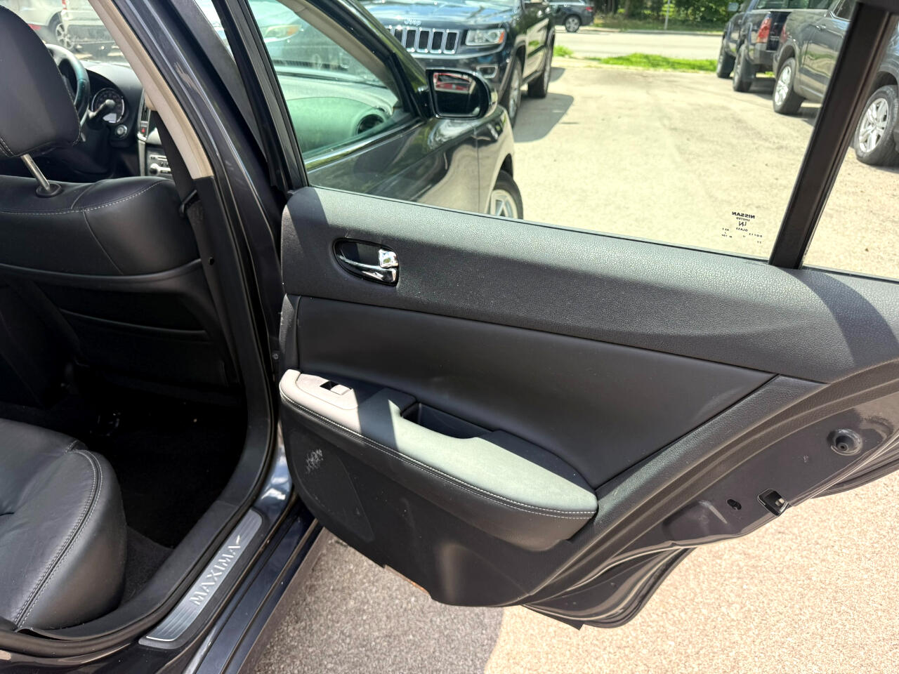 Nissan Maxima S 2012