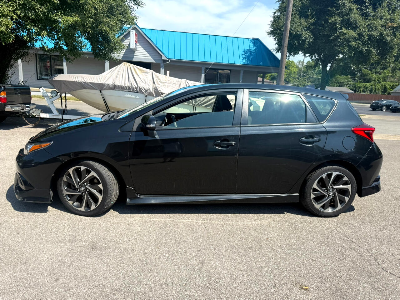 Toyota Corolla iM 4D Hatchback 2017