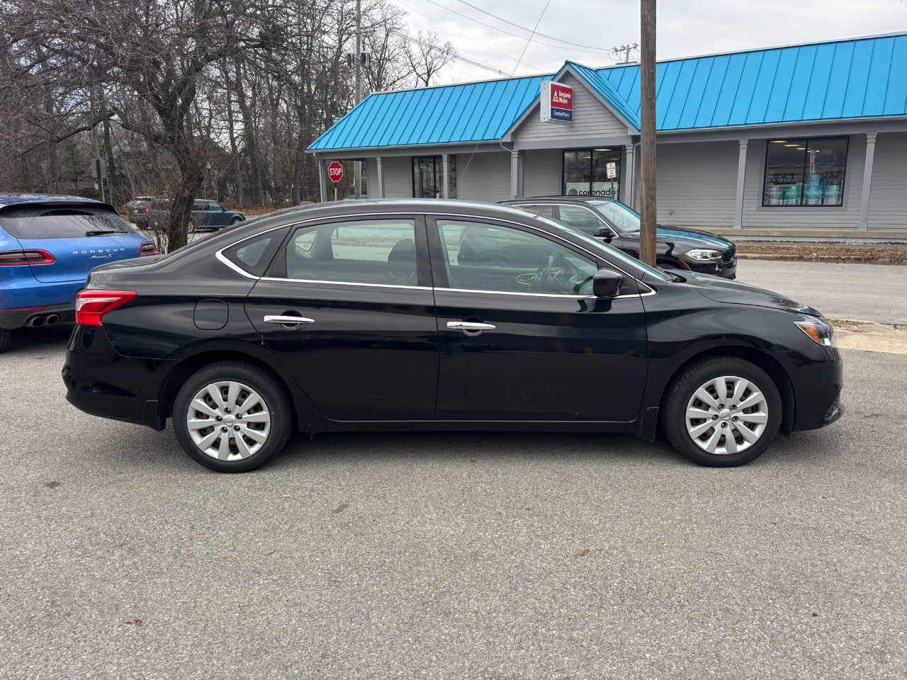 Nissan Sentra SV 4D Sedan 2017