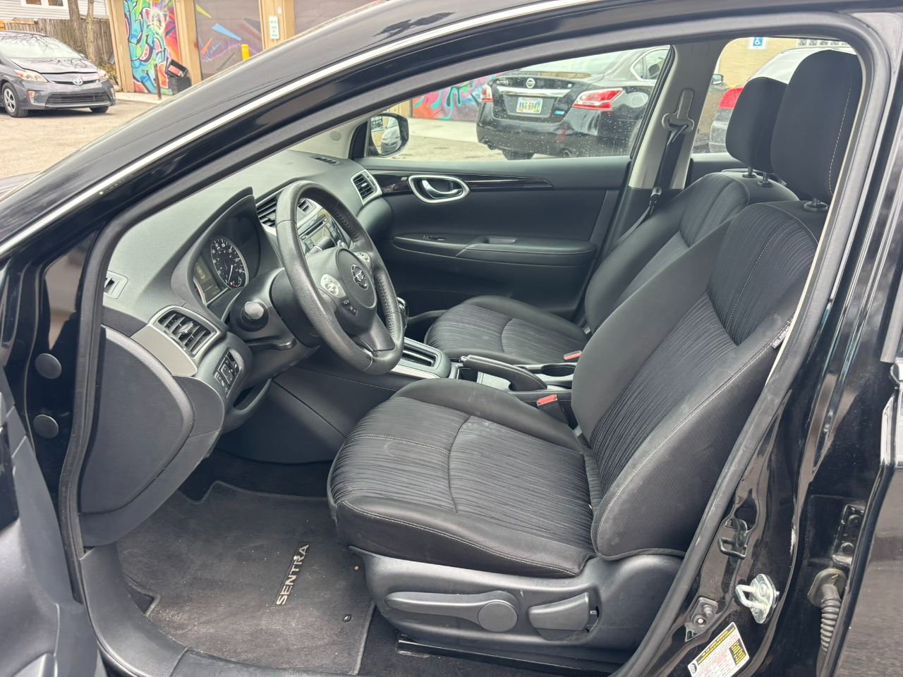 Nissan Sentra SV 4D Sedan 2017