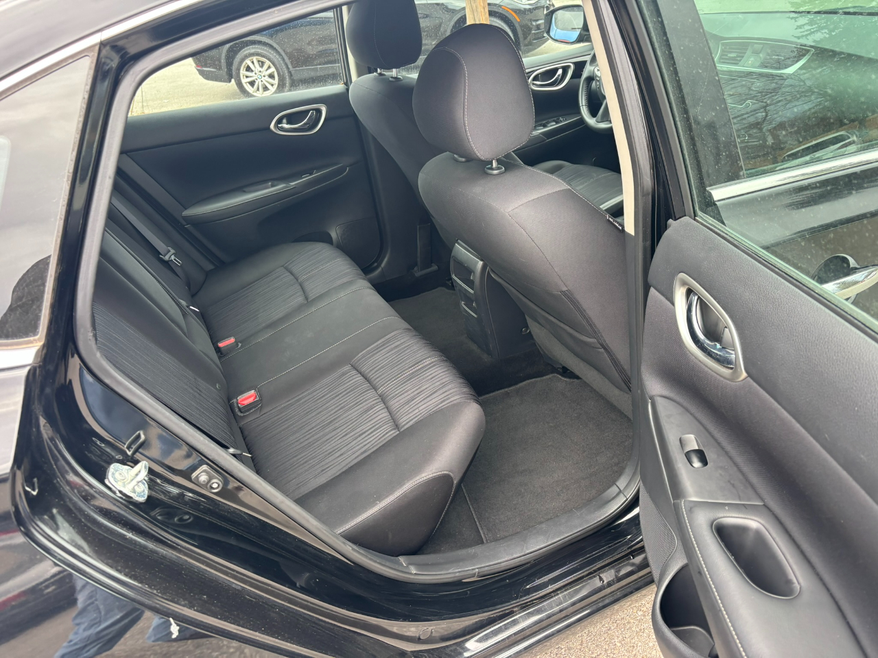 Nissan Sentra SV 4D Sedan 2017