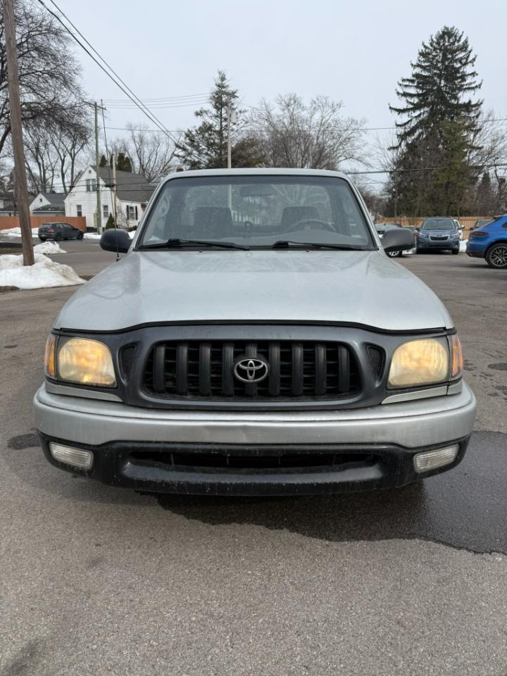 Toyota Tacoma Base 2003