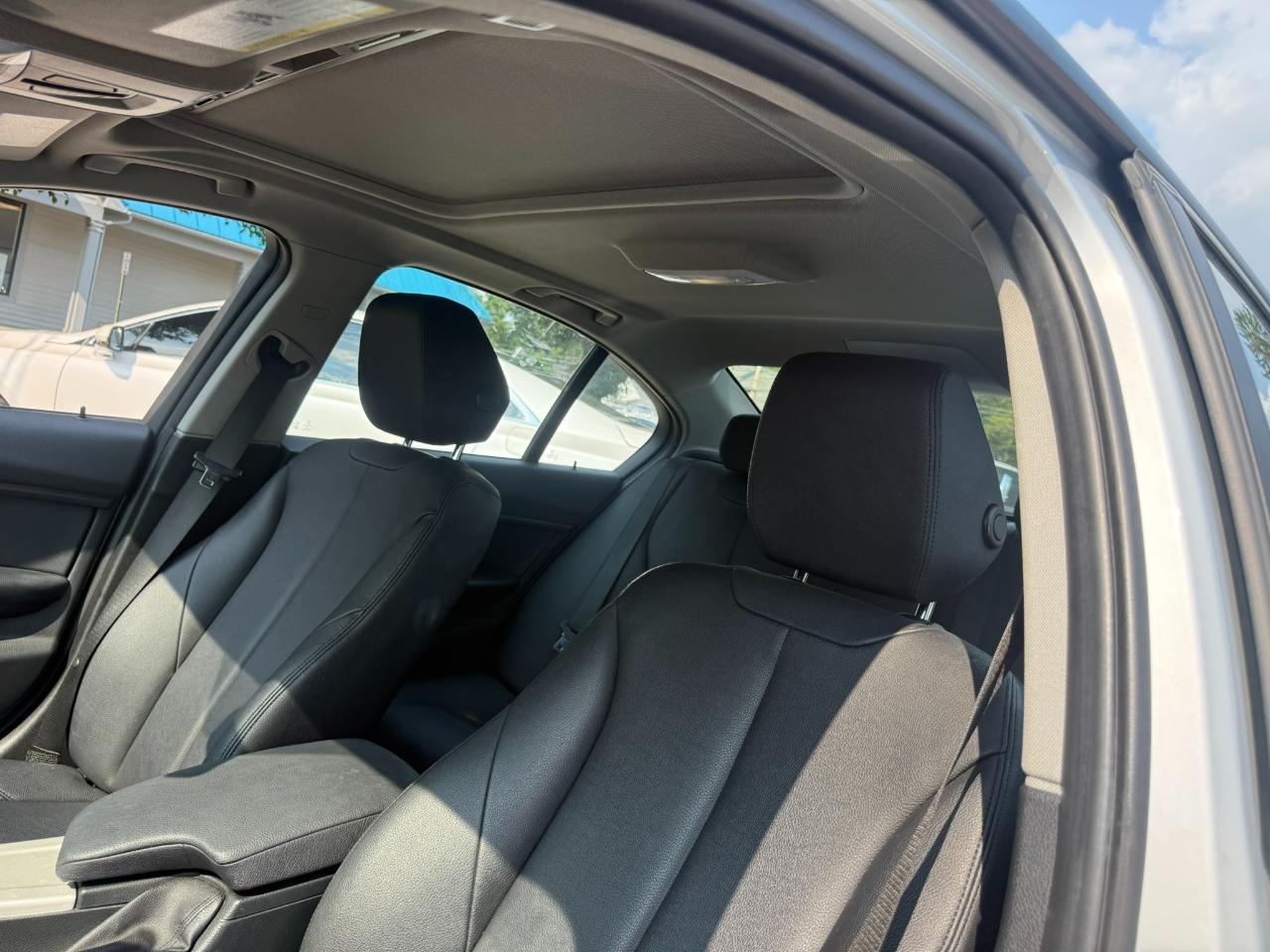 BMW 3-Series 320i xDrive 2014