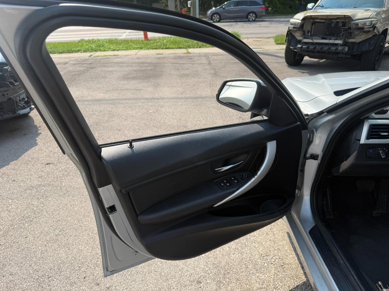 BMW 3-Series 320i xDrive 2014