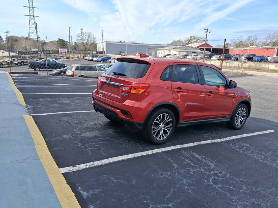 Mitsubishi Outlander Sport  2019